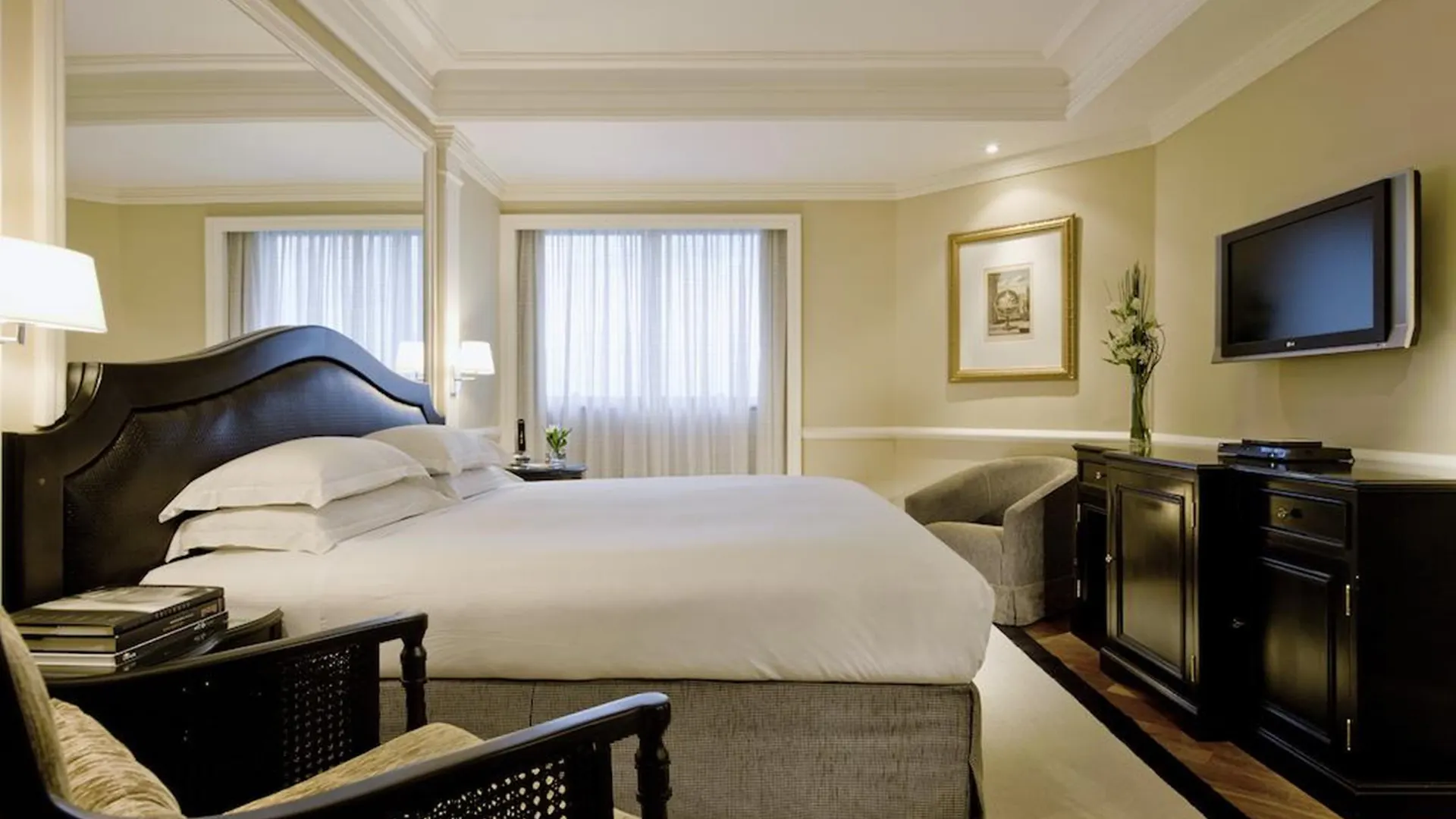 Grand Mercure Sao Paulo Ibirapuera 5*,