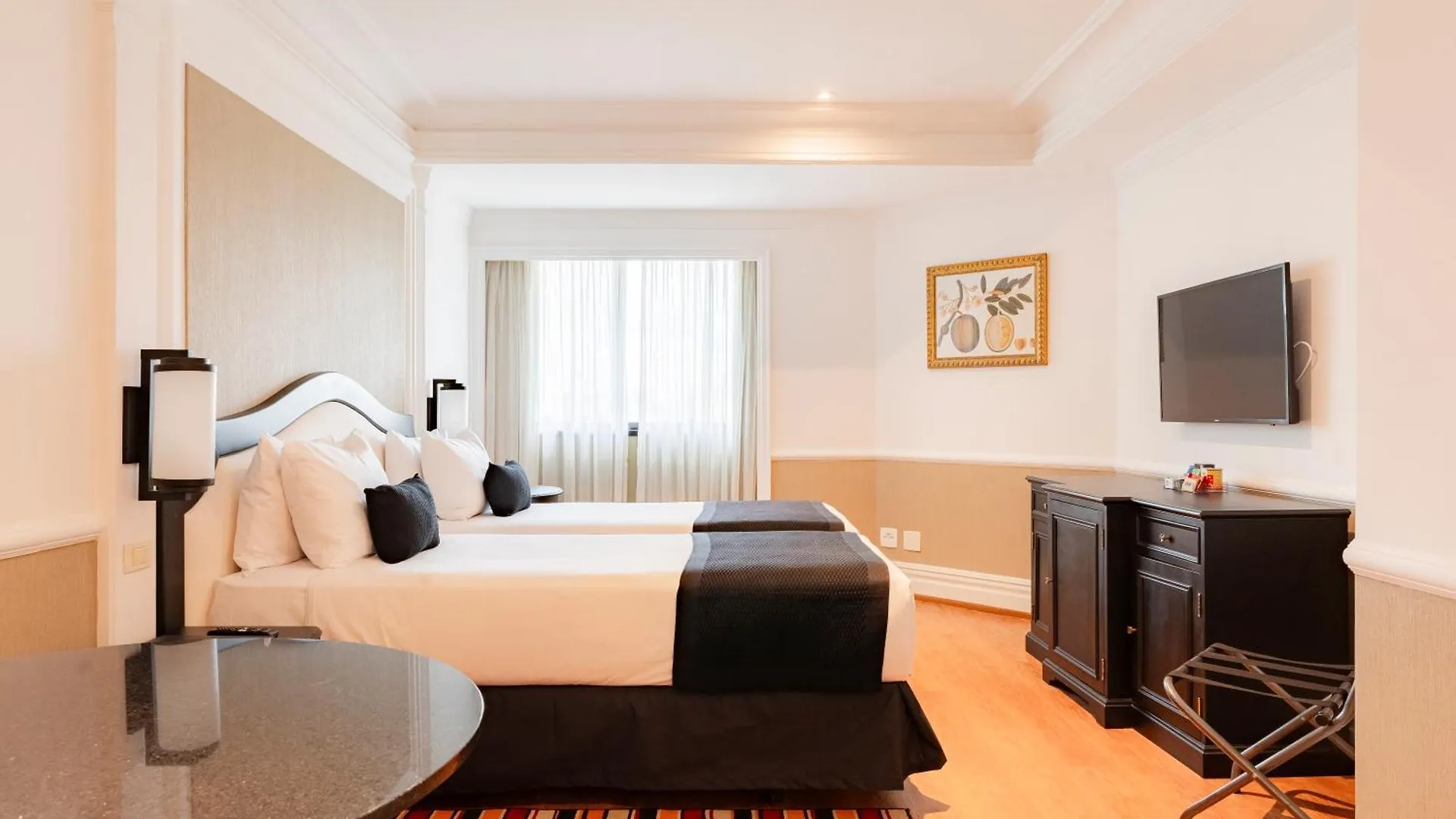 Grand Mercure Sao Paulo Ibirapuera 5*,